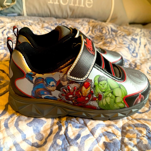 New Light Up Avengers Shoes - Picture 1 of 6